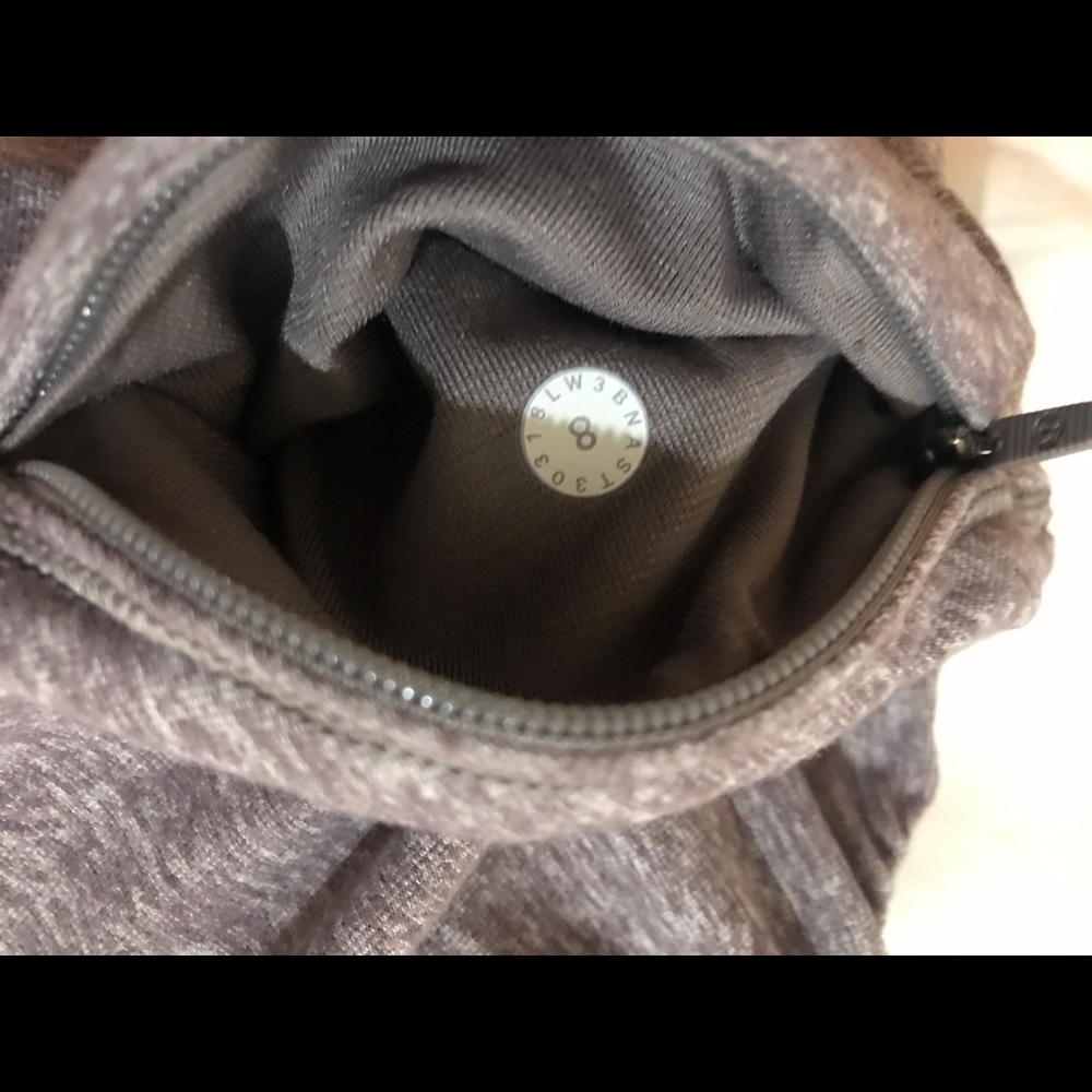 ⭐️🔥SALE🔥⭐️ Lululemon pullover - Picture 4 of 8
